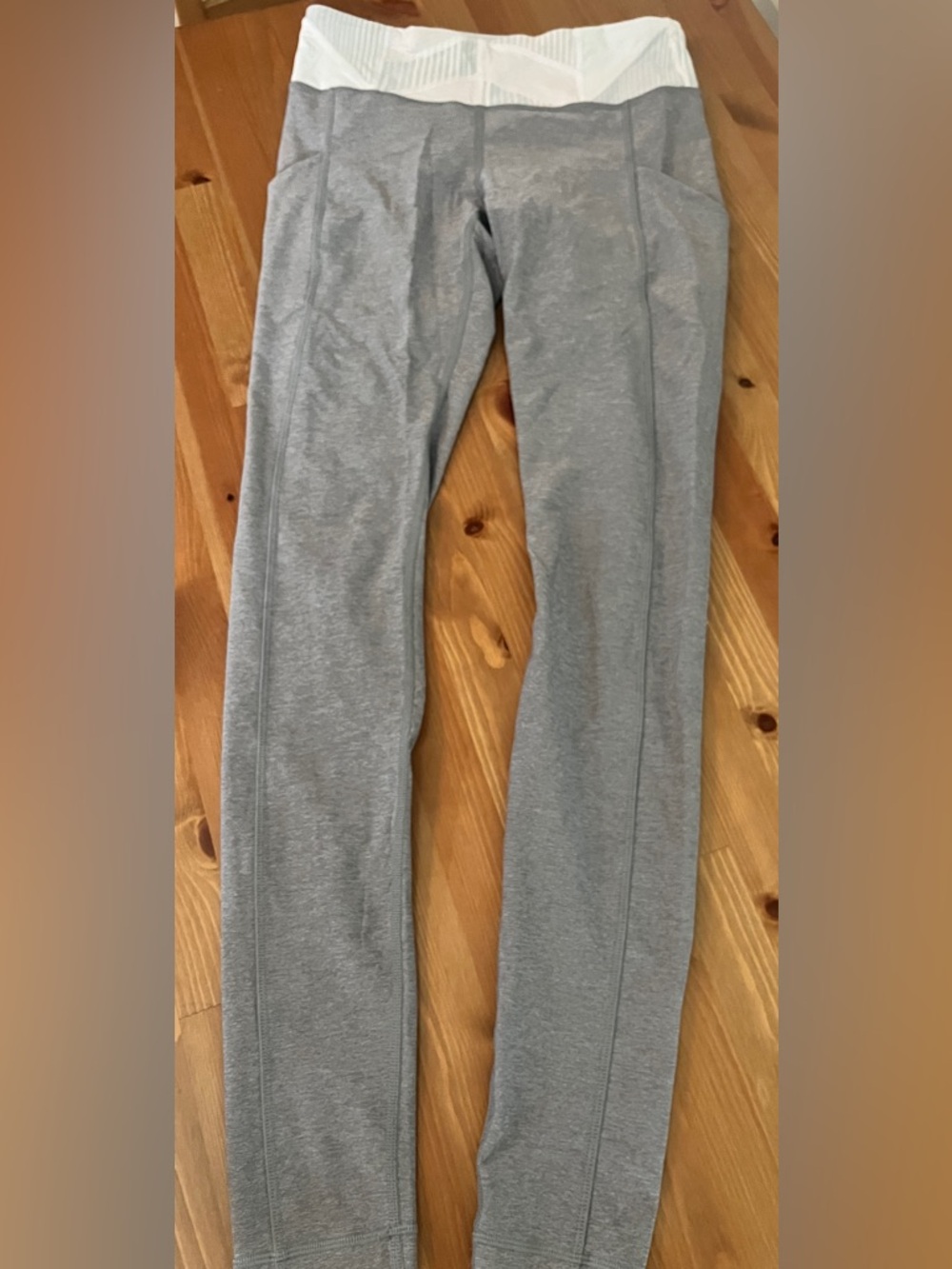 Light Gray Lululemon full length Leggings size 6